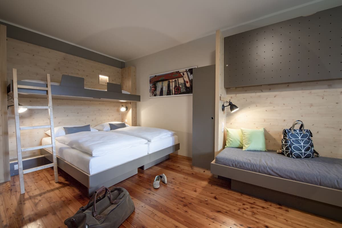 1 bedroom, in-room safe, desk, free WiFi