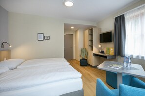 Double Room | In-room safe, desk, blackout curtains, free WiFi - JUFA Hotel Eisenerz (Eisenerz)
