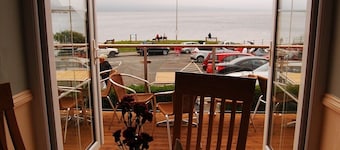 The Moelwyn Hotel & Restaurant