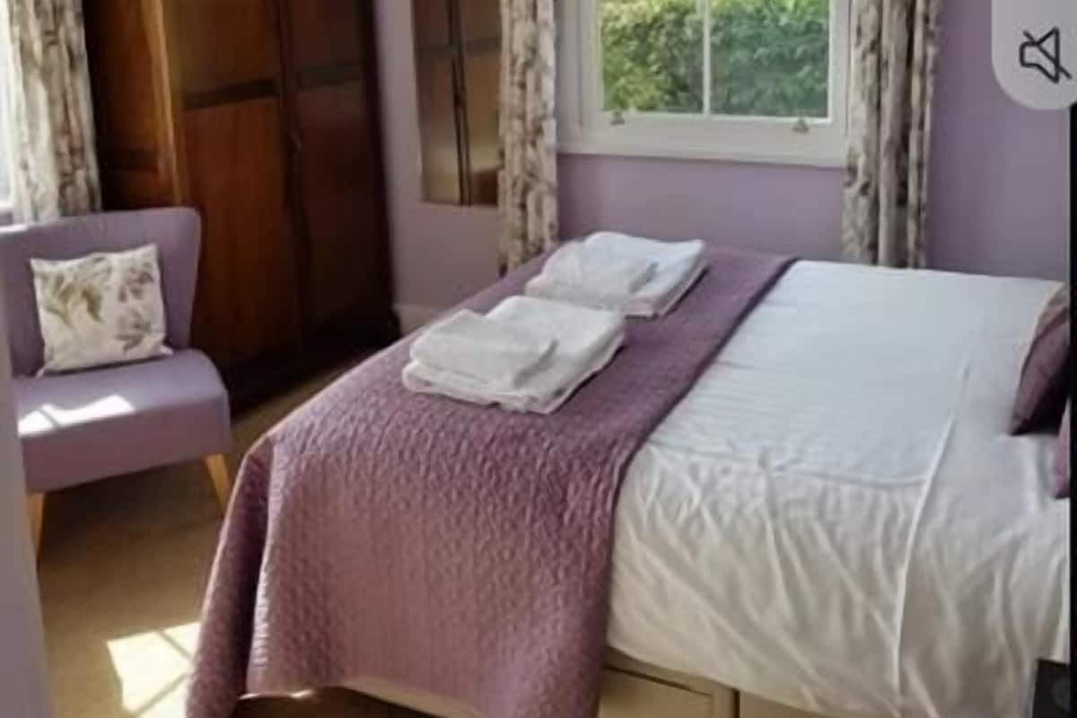 Tweepersoonskamer, en-suite badkamer (1st Floor) | 1 slaapkamer
