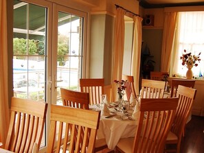 Restaurant - The Moelwyn Hotel & Restaurant (Criccieth)