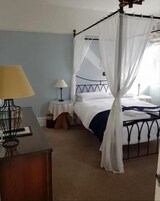 Habitación doble, baño privado (Four Poster  1st Floor)