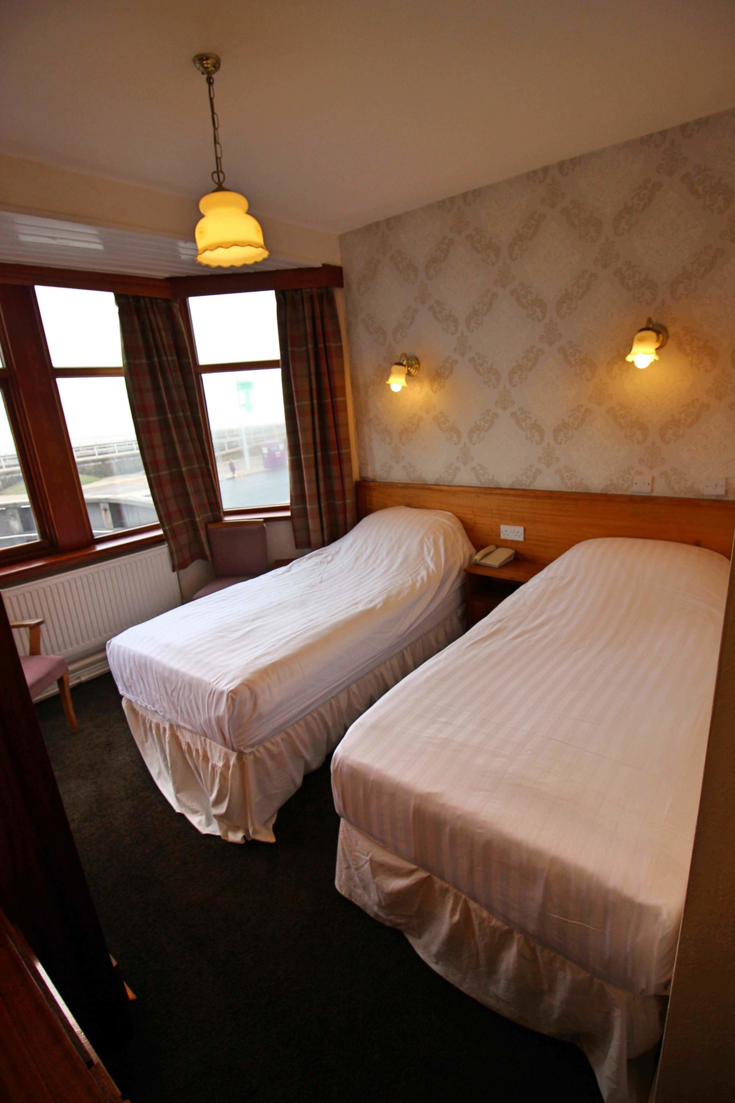 twin room | free wifi