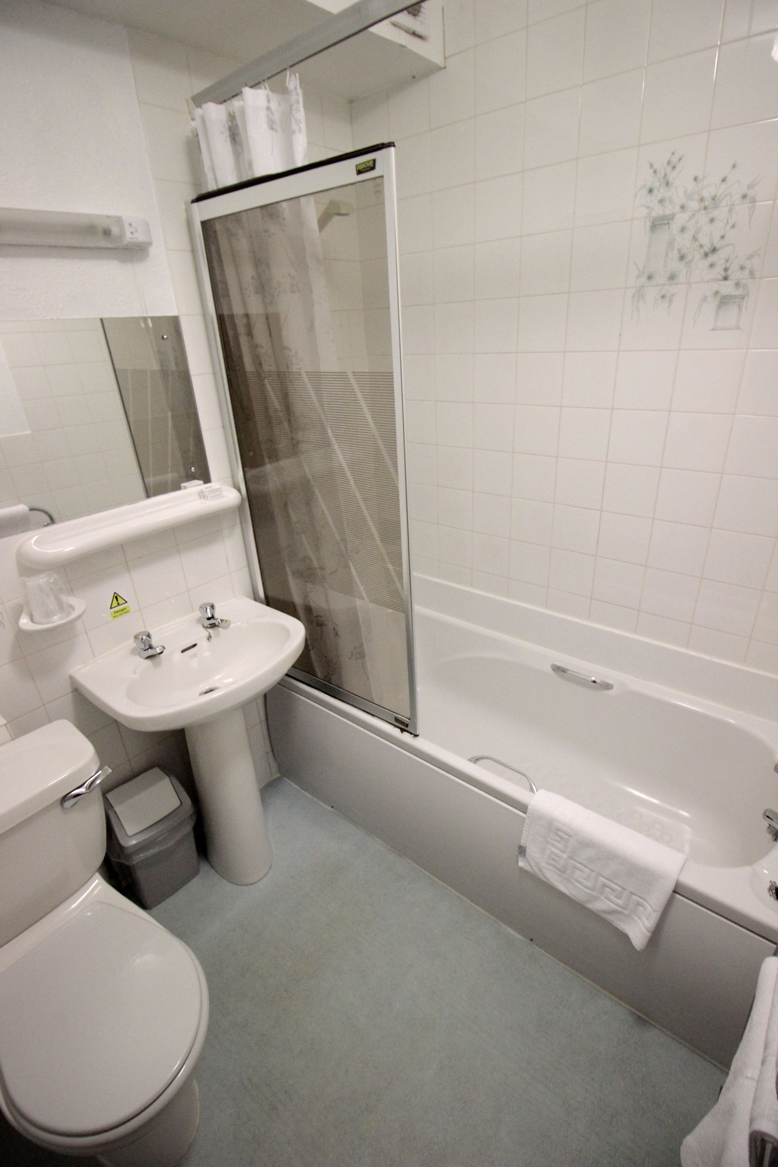 double room | bathroom | combined shower/bathtub, hair dryer, towels