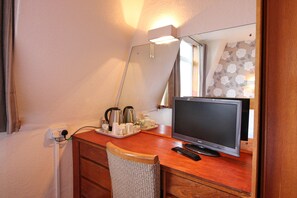 Family Triple Room | Free WiFi - Headlands Hotel (Blackpool)