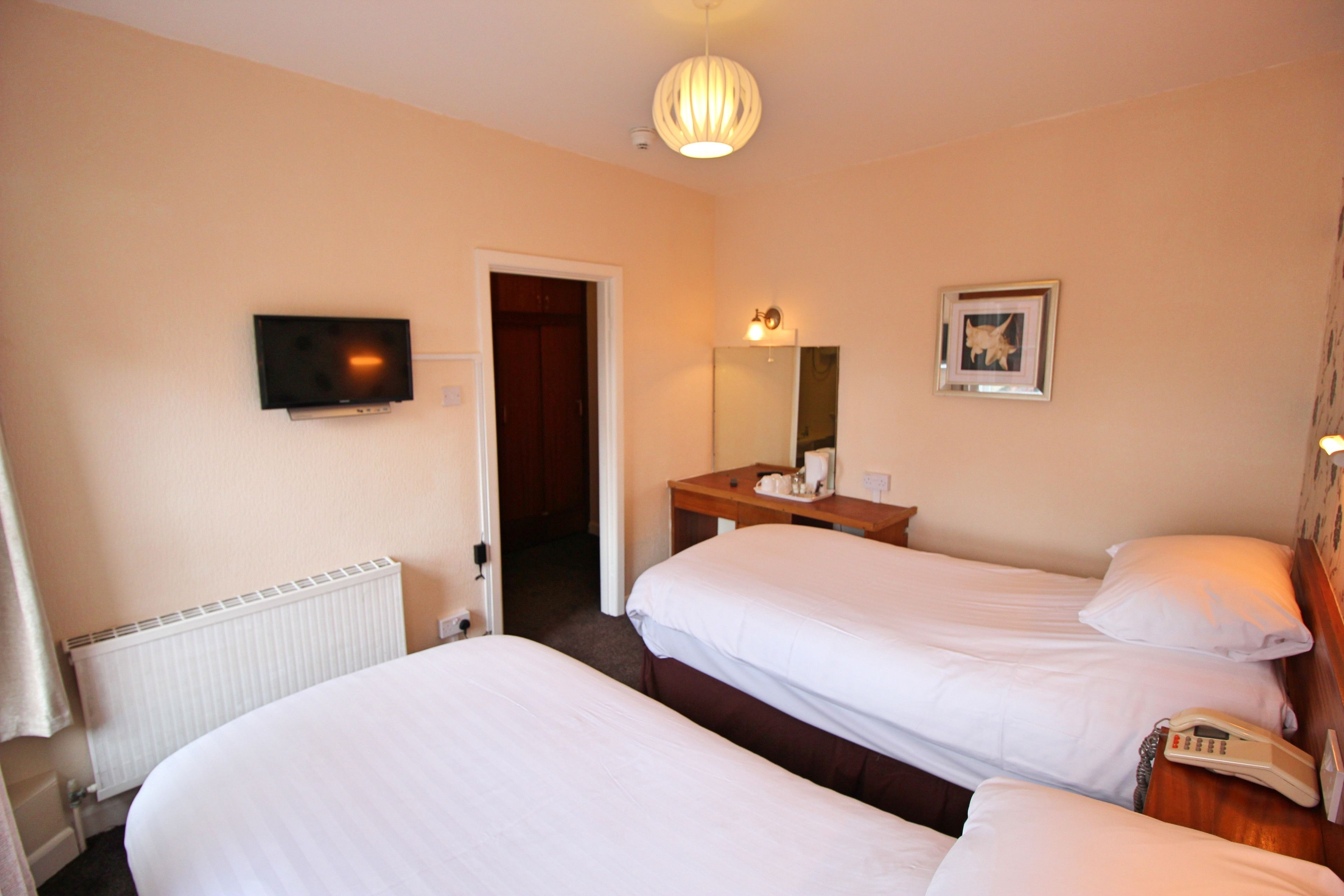 twin room | free wifi