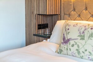 Egyptian cotton sheets, premium bedding, individually decorated - Holly Lodge Guest House (Windermere)