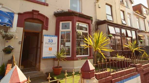 Unclassified image, 1 of 17, button - OYO Hotel 33 (Blackpool)