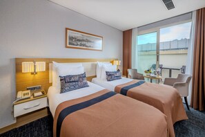 Sábanas de algodón egipcio, ropa de cama de alta calidad y minibar 