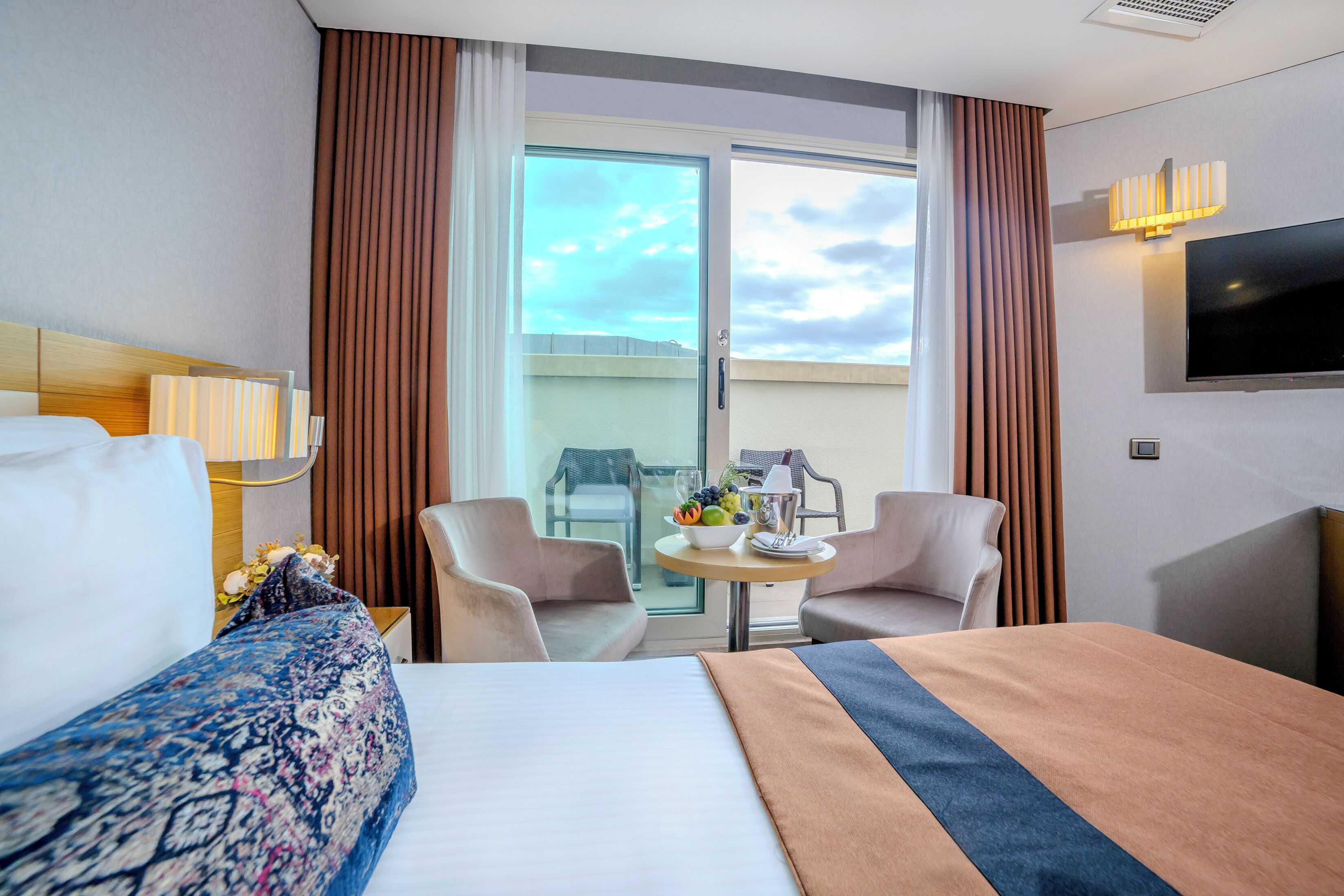 Premium bedding, minibar, in-room safe, desk