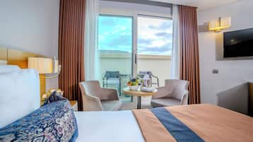 Hochwertige Bettwaren, Minibar, Zimmersafe, Schreibtisch