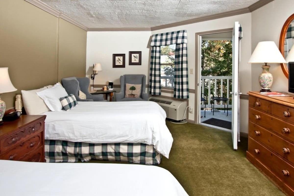 Classic Twin Room, Multiple Beds | Iron/ironing board, free WiFi, bed sheets