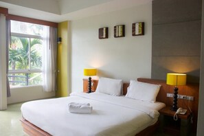 Deluxe Room, 1 Double Bed, Garden View | Premium bedding, Select Comfort beds, desk, free WiFi