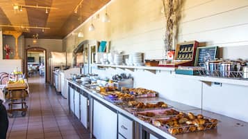 Daily buffet breakfast (EUR 13.00 per person)