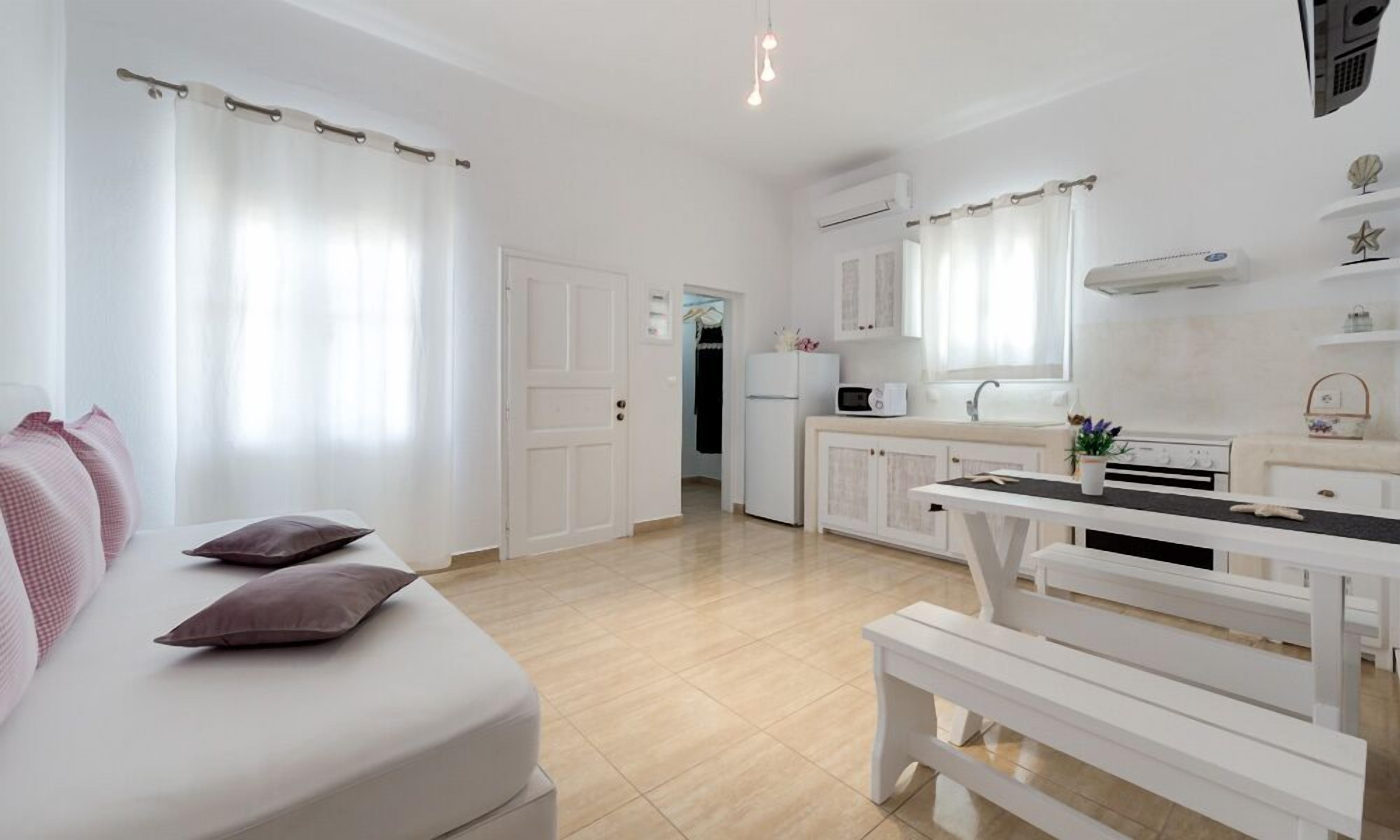 villa (volcano) | living area | 22-inch tv with satellite channels