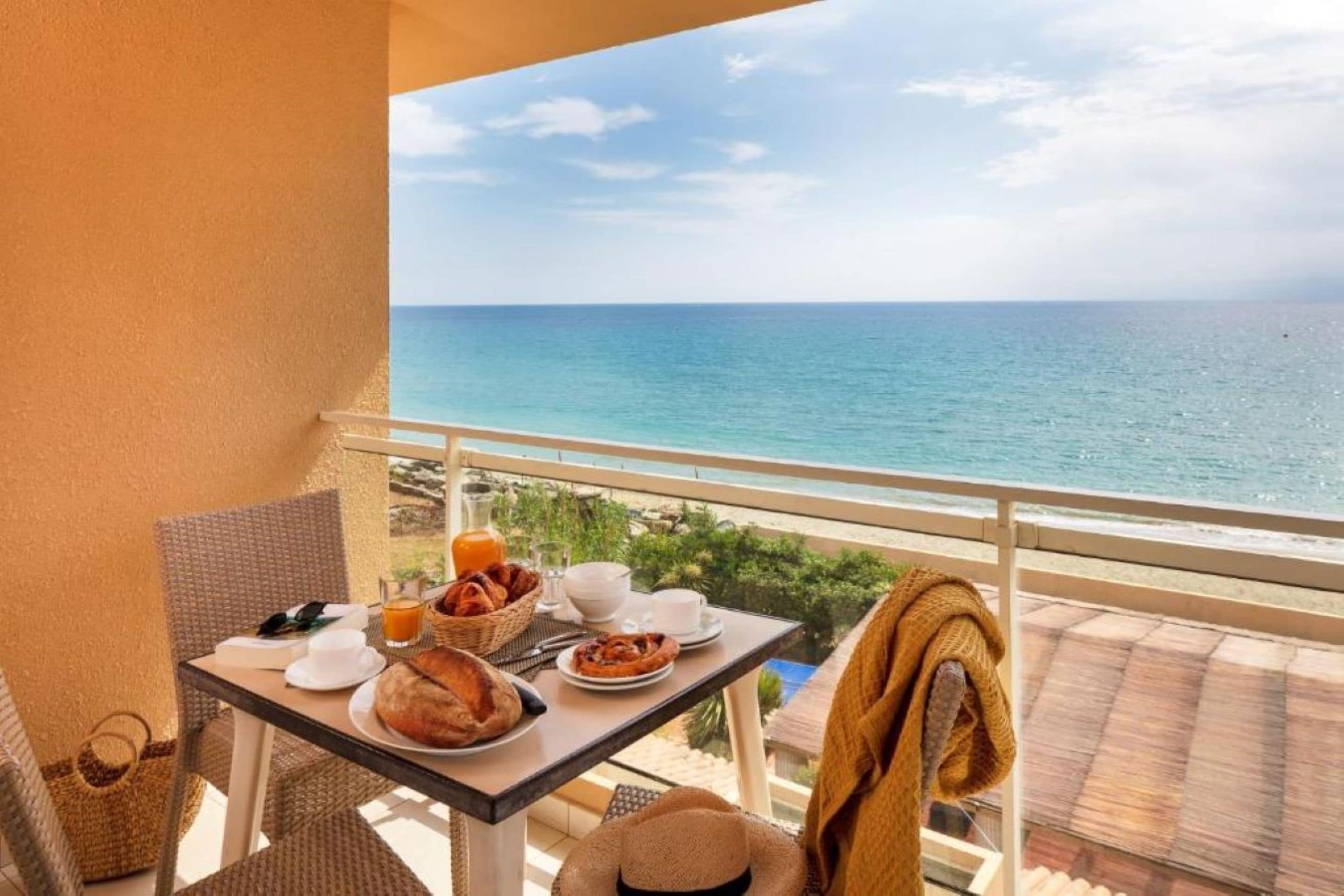 Standard Apartment, 1 Bedroom, Balcony, Sea Facing | Balcony