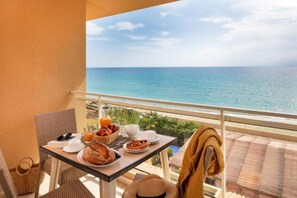 Standard-Apartment, 1 Schlafzimmer, Balkon, Meerseite | Balkon