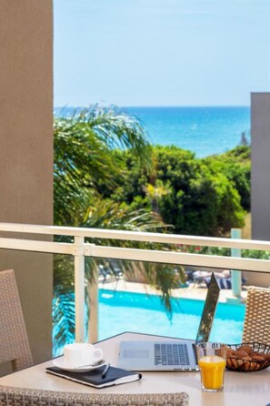 Appartement Standard, 1 chambre, balcon, en bord de piscine | Vue depuis le balcon