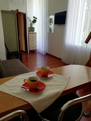 Apartment, Balcony | Premium bedding, in-room safe, individually decorated - Reno (Odesa)