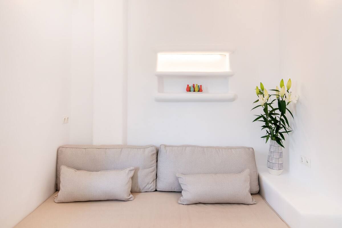 premium bedding, down duvets, pillow-top beds, minibar