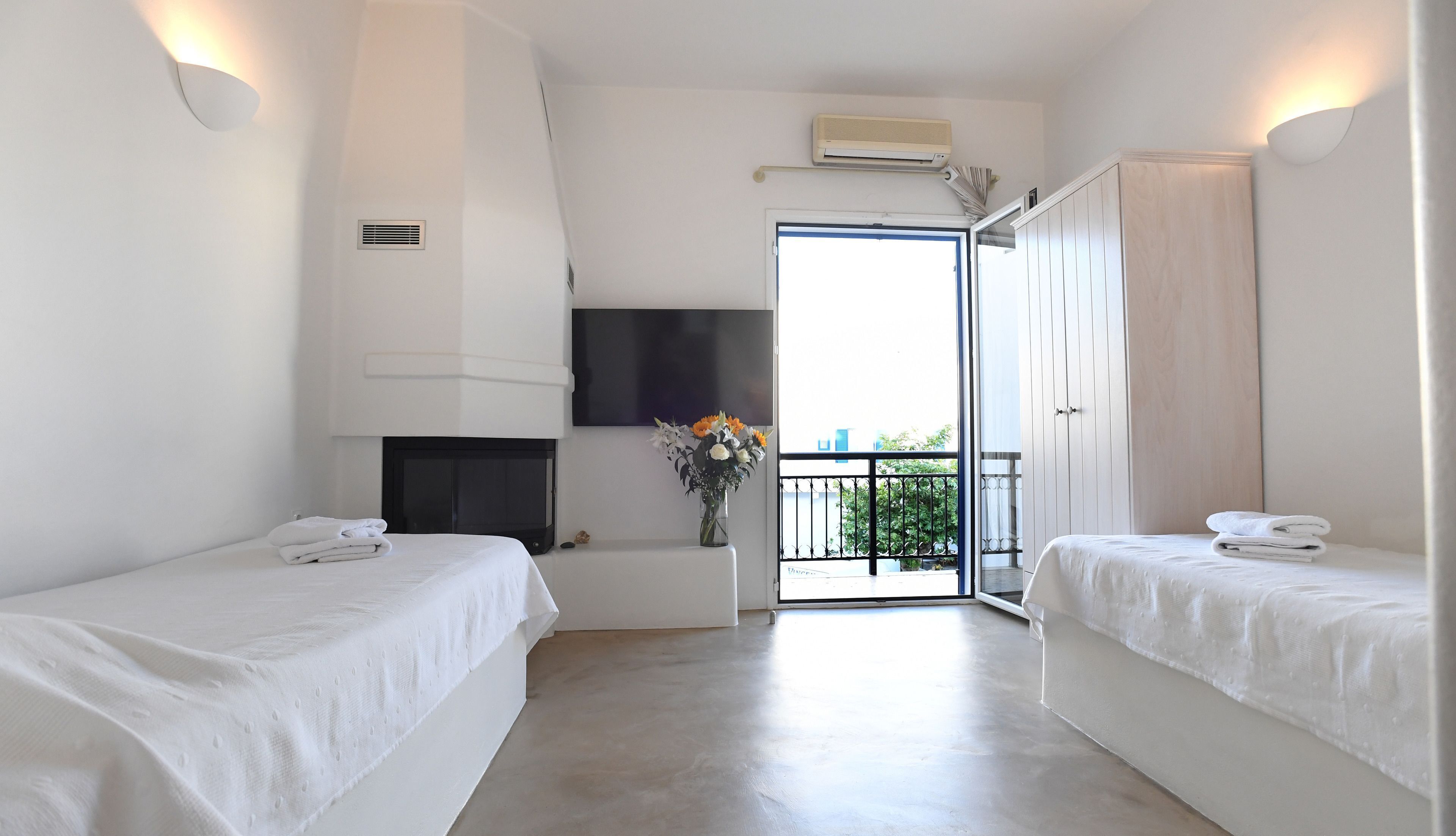 Premium bedding, down comforters, pillowtop beds, minibar
