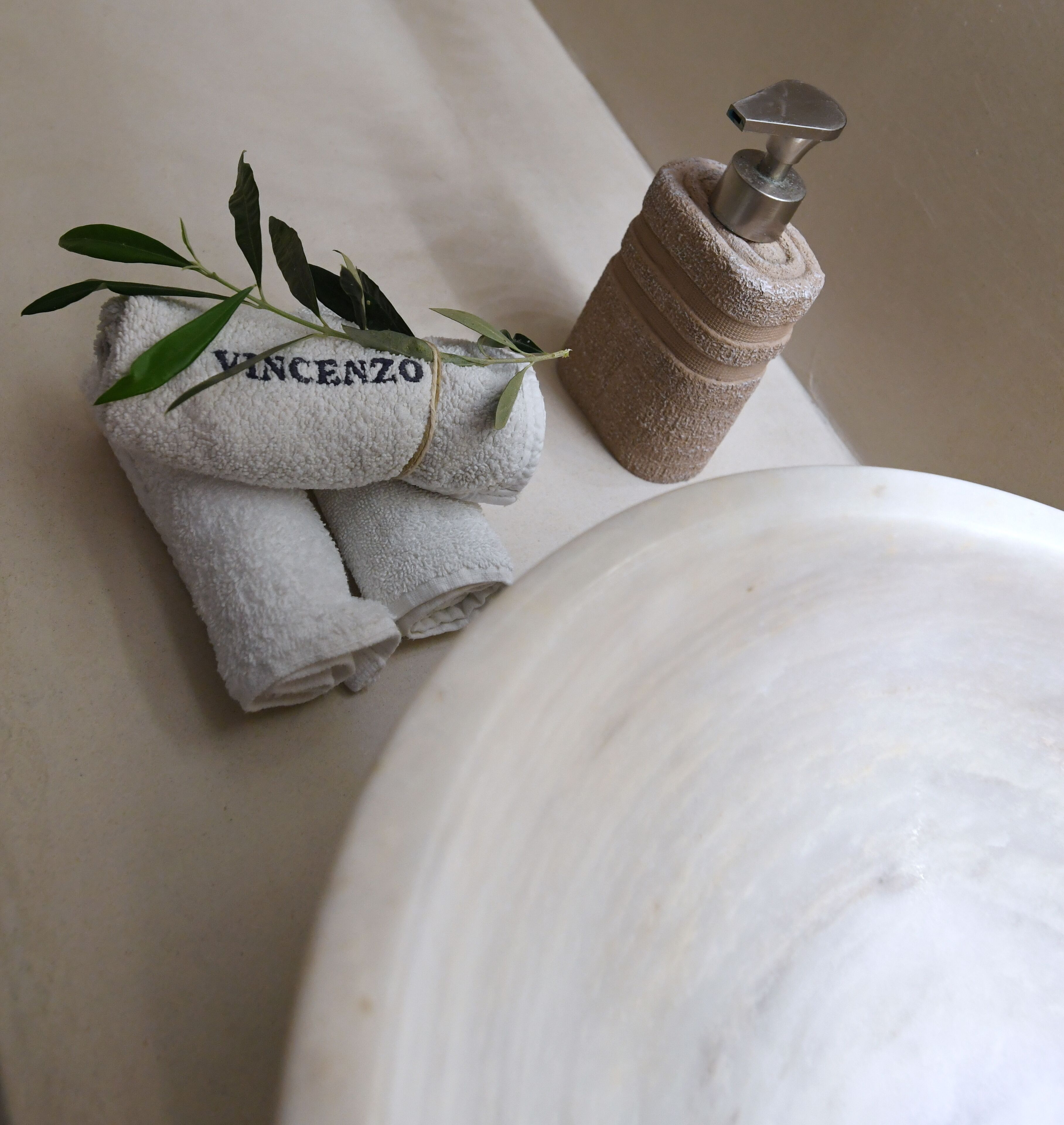 standard triple room | bathroom amenities | free toiletries, hair dryer, bathrobes, slippers