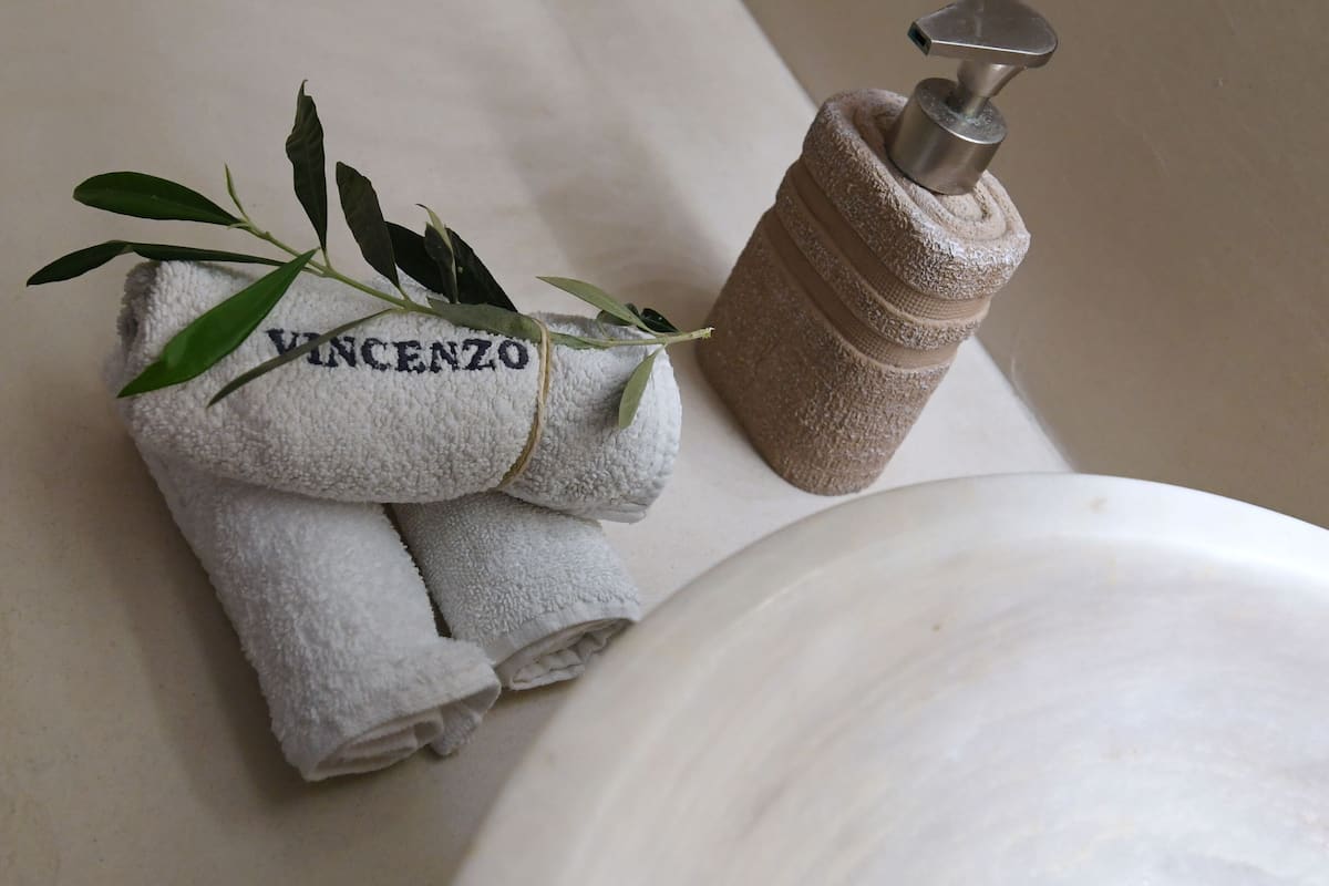 standard triple room | bathroom amenities | free toiletries, hair dryer, bathrobes, slippers