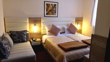 Standard Twin Room | Desk, free WiFi, bed sheets