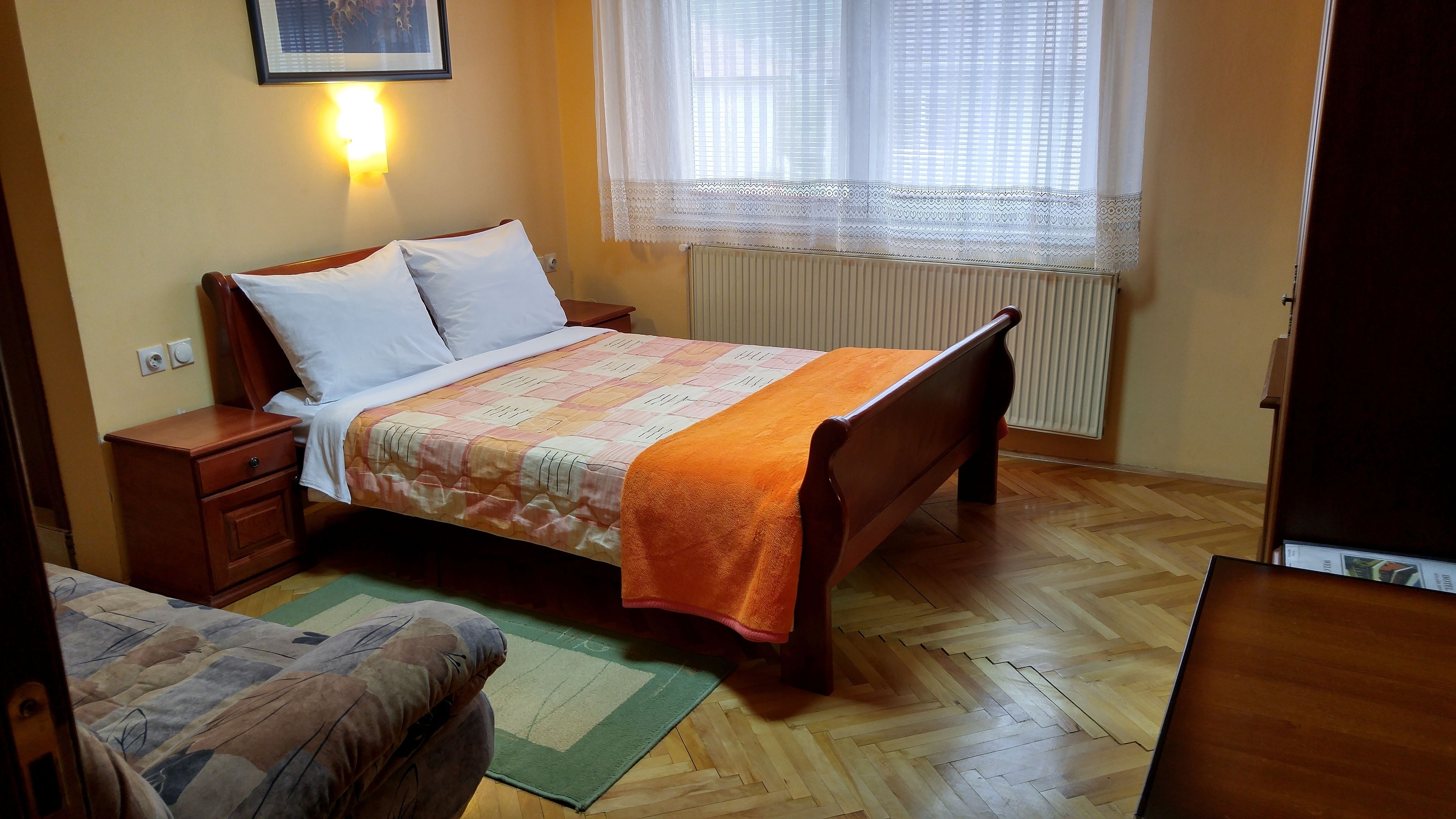 standard double room | desk, free wifi, bed sheets