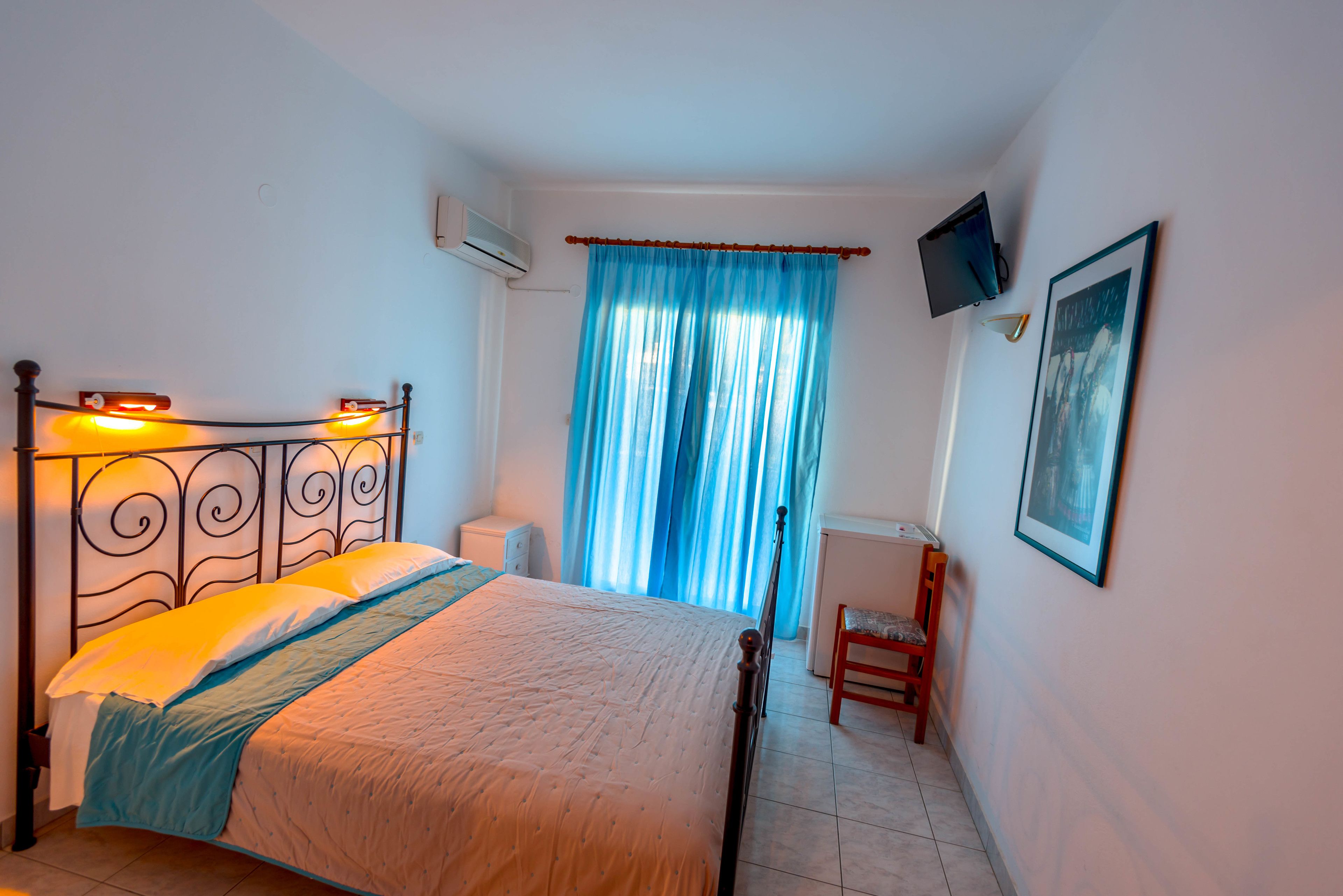 standard double or twin room | iron/ironing board, free wifi, bed sheets