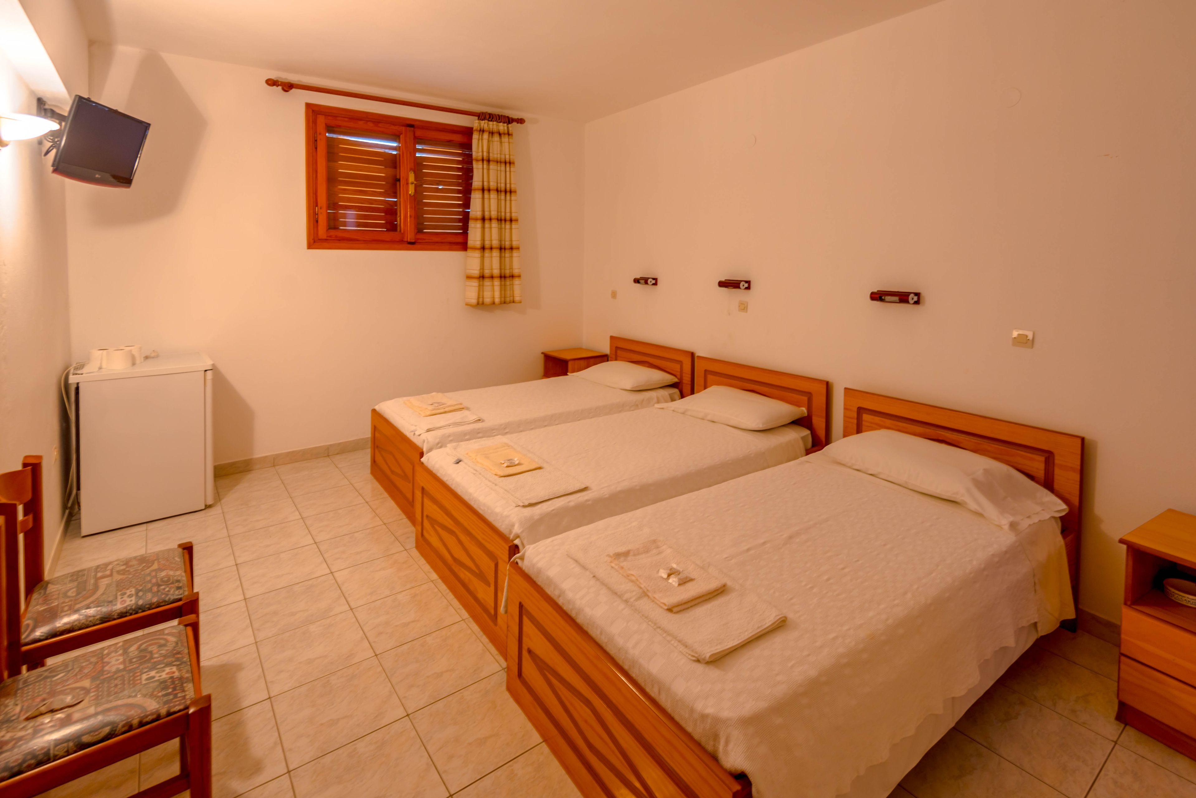 economy triple room | iron/ironing board, free wifi, bed sheets