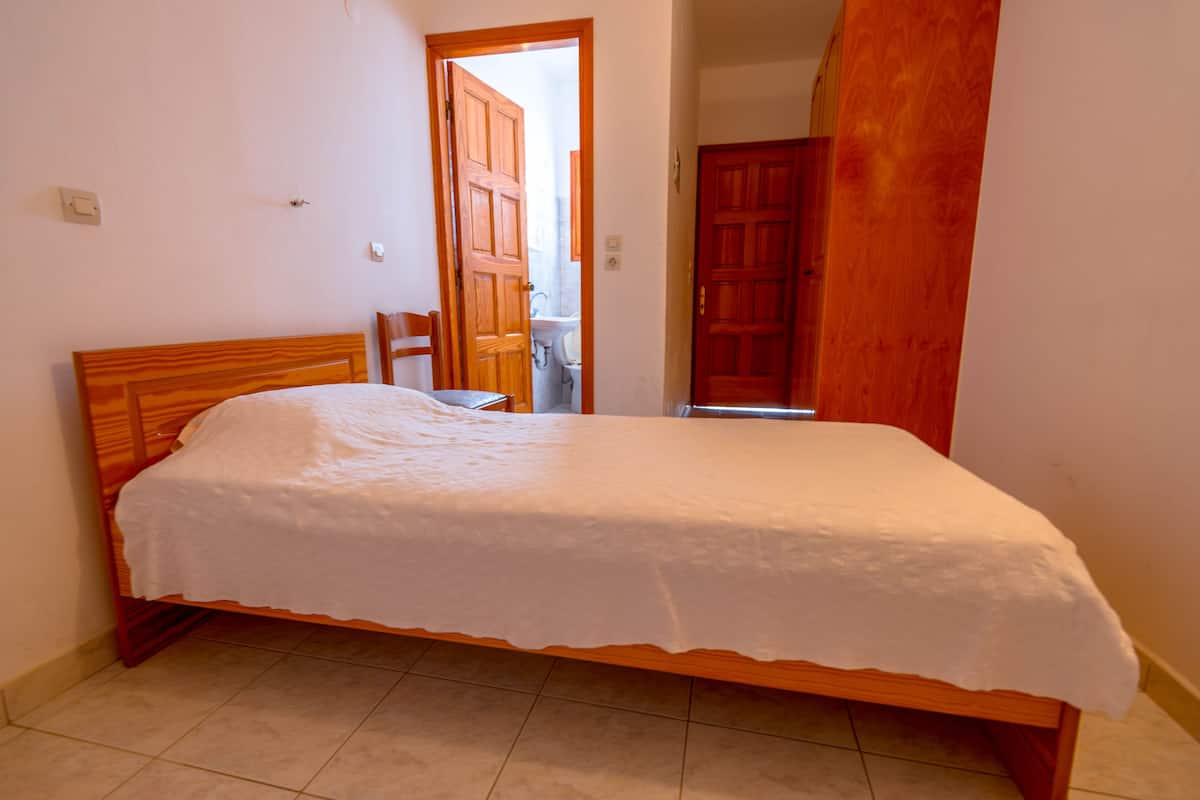 economy single room | iron/ironing board, free wifi, bed sheets