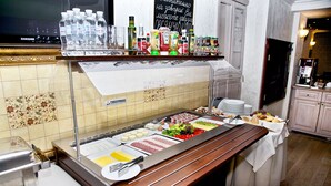 Daily buffet breakfast for a fee - Hotel Oreanda (Odesa)