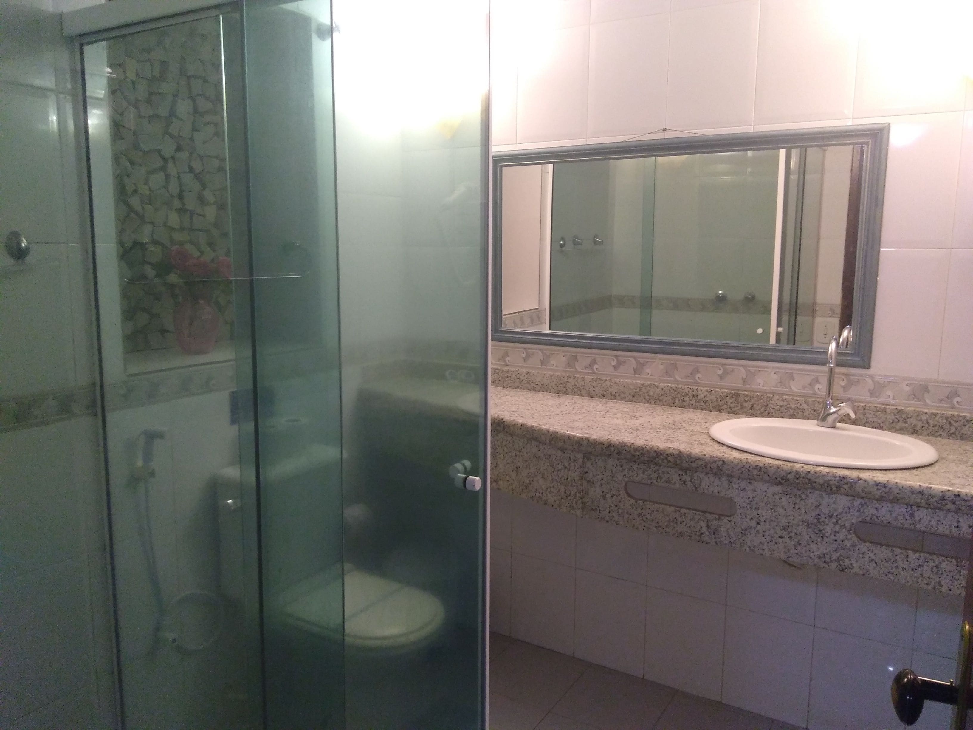 standard quadruple room | bathroom | shower, rainfall showerhead, free toiletries, hair dryer