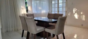 Living area - Casa do Catavento (Búzios)