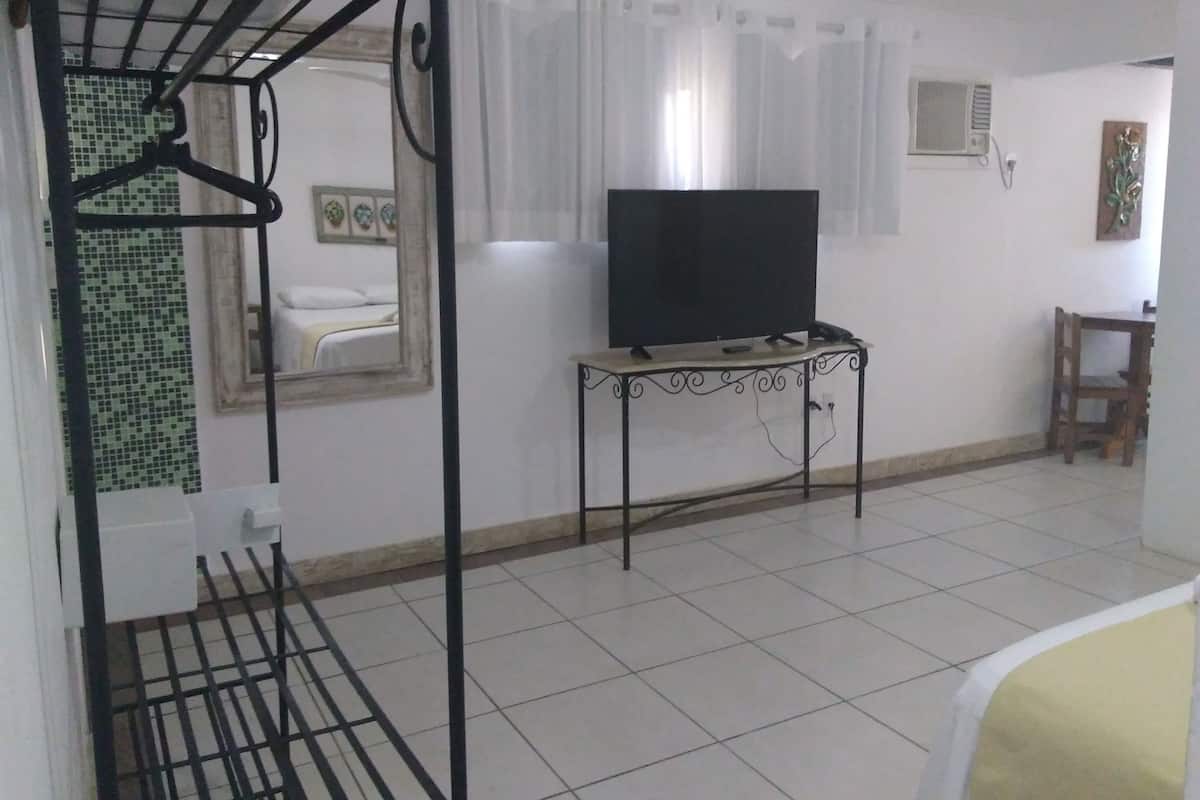 Minibar, in-room safe, free WiFi, bed sheets