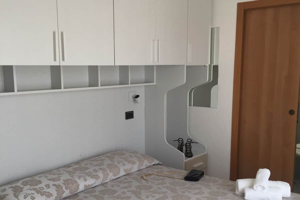 Habitación doble | Caja de seguridad en la habitación, escritorio, cunas y wifi gratis