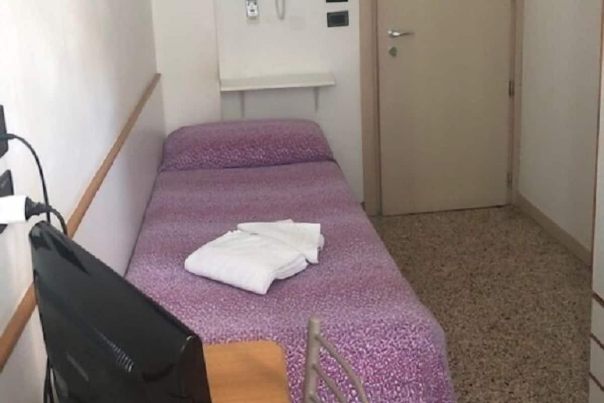 Habitación individual | Caja de seguridad en la habitación, escritorio, cunas y wifi gratis