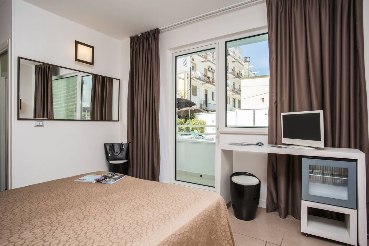 single room | balcony