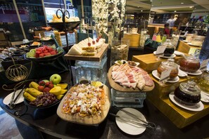 Tägliches Frühstücksbuffet gegen Gebühr