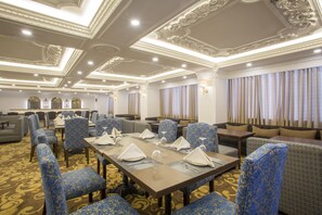 Bar (on property) - Hotel Rembrandt Quezon City (Quezon City)