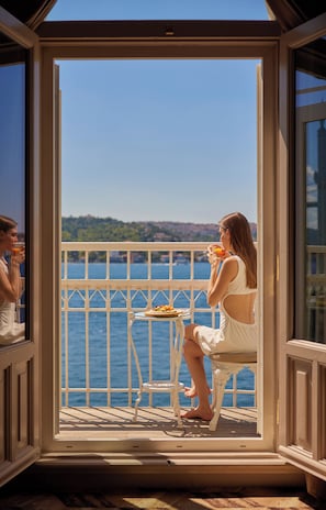 Penthouse Bosphorus Suite | 1 bedroom, minibar, in-room safe, iron/ironing board