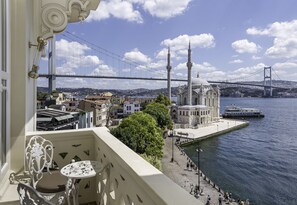  Executive Bosphorus Suite  | Sacada