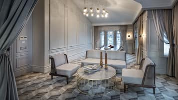 Penthouse Bosphorus Suite | Living area