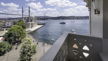 Executive Bosphorus Suite | Balkon