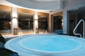 Sauna, hot tub, steam room, body treatments, aromatherapy
