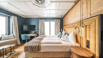 防敏寢具、迷你吧、房內夾萬、書桌