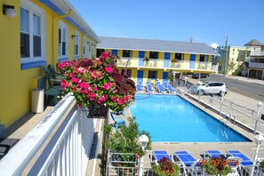 Piscine extérieure (ouverte en saison)