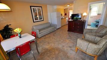 Junior-suite | Opholdsområde | Tv, bordtennisbord