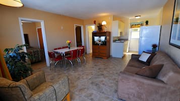 Apartment, 2 Bedrooms | Private kitchenette | Fridge, microwave, coffee/tea maker